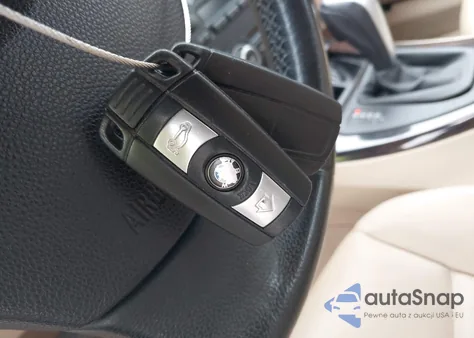 2007 BMW 328I из США, поврежденный, VIN WBAVA33547KX73111